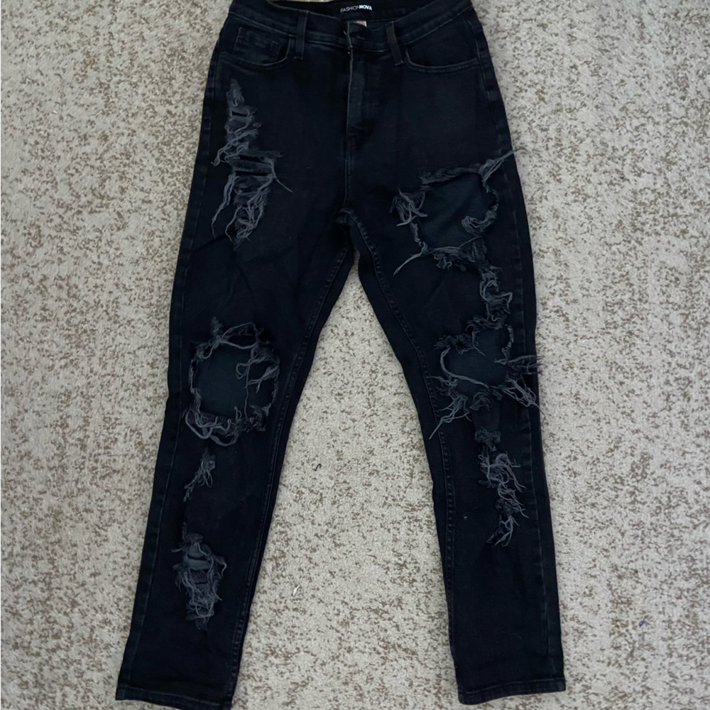 fashion nova distressed black boyfriend jeans, size 5